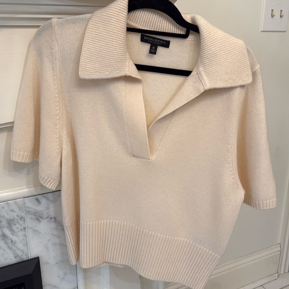 Like new Banana Republic cashmere sweater